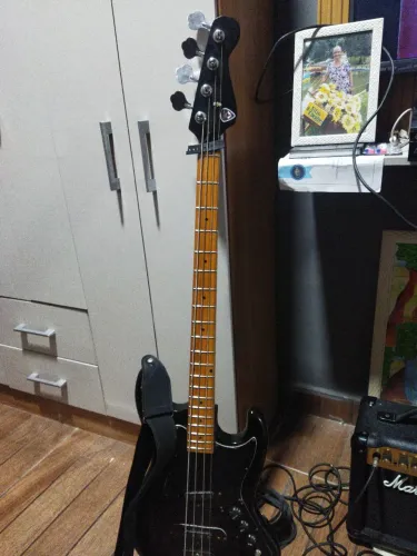Vendo ou troco por um precision bass