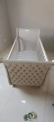 Vendo Berço com detalhes Capitone