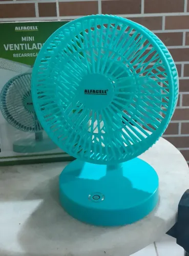 Mini ventilador de mesa
