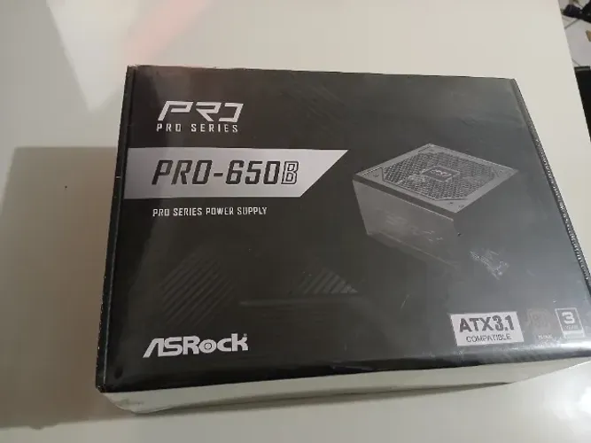 Fonte ASRock Pro, 650W, 80 Plus Bronze, ATX 3.1, PFC Ativo, Preto, PRO-650B