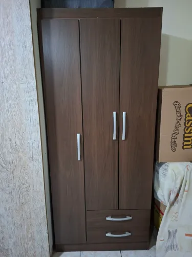 Guarda roupa 3 portas .Oportunidade.