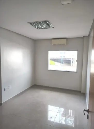 SALA COMERCIAL P/ LOCAÇÃO NA BR, COND STA CLARA - CASTANHAL/PA