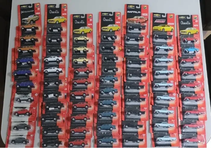 MIniaturas CKS Chevette S10 Veraneio impala e fiat tudo Lote com 77 peças