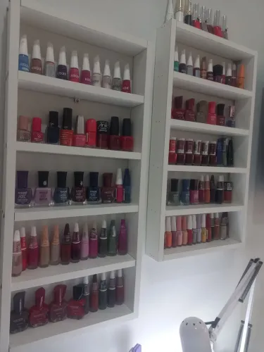 Vendo Expositor de Esmaltes MDF Branco - 5 Prateleiras