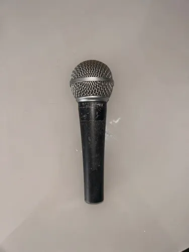 Shure SM58 - Microfone Vocal Lendário