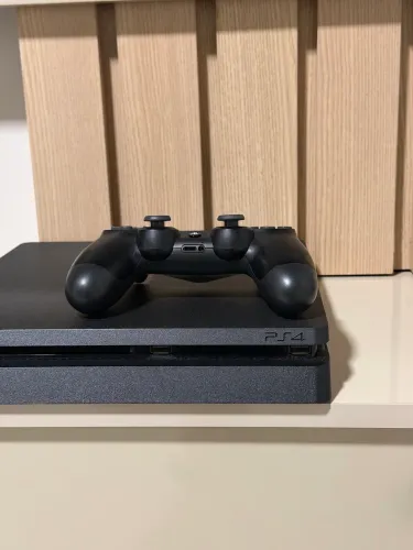 PlayStation 4 slim 1T