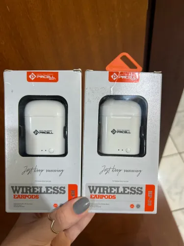 dois pares de fone de ouvido wireless earpods 