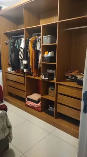 Closet em madeira
