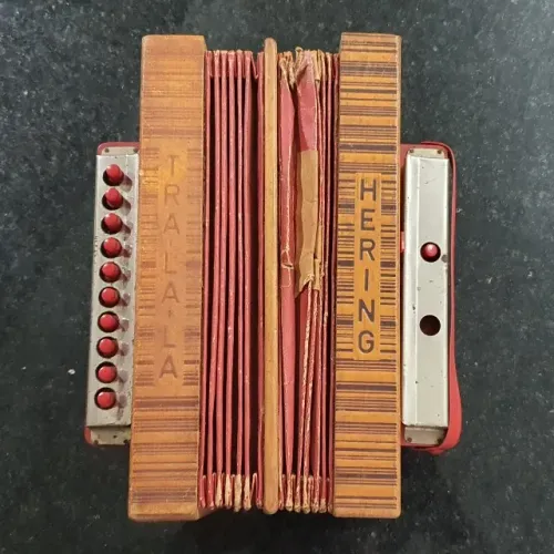 Sanfona / Mini Acordeon Antigo Hering Tra-la-la - Para Restauro