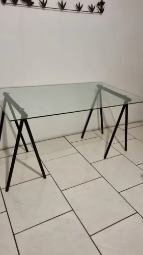 Mesa de vidro temperado 1,35m X 85cm. Retirar no Jardim do Salso