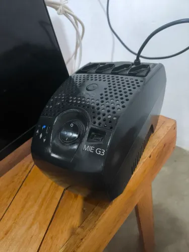 Estabilizador Isolador APC MIE G3 - Bivolt - Perfeito Estado