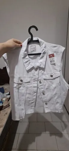 NOVO com etiqueta / Colete Jeans Branco Plus G2
