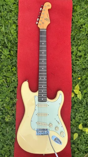 Guitarra Stratocaster SX vtg series