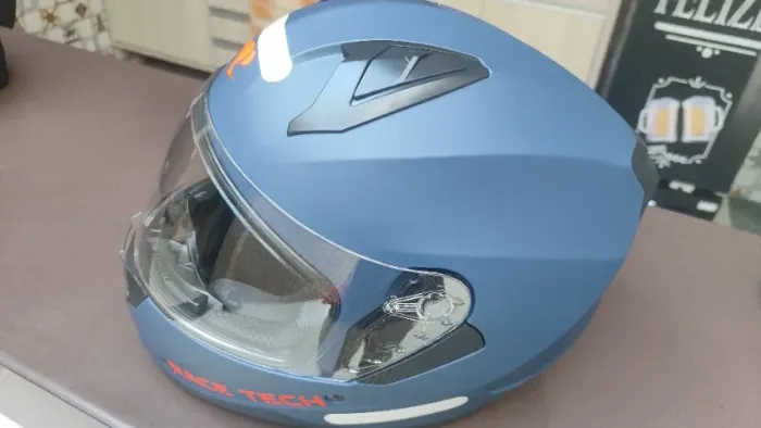 Vende-se dois capacete novo LS2
