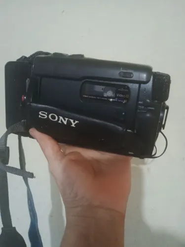 vendo uma filmadora Sony AF precision CCD