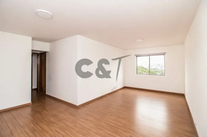 Apartamento - 2 Dormitórios (1 Suíte) à Venda em Santo Amaro - São Paulo/SP.