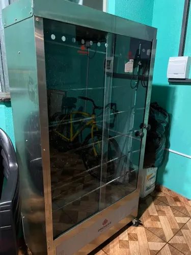 Vende-se Máquina de Assar frango