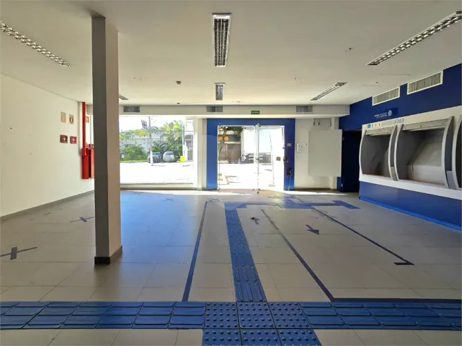 Prédio inteiro para locação em Ipiranga - SP