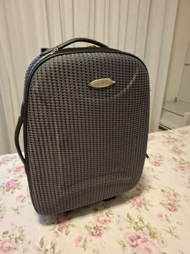 Vendo mala de bordo 2  rodas .
