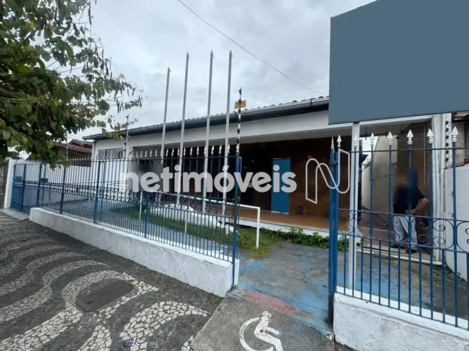 Casa à venda no Centro de Feira de Santana Localização privilegiada para morar ou investi