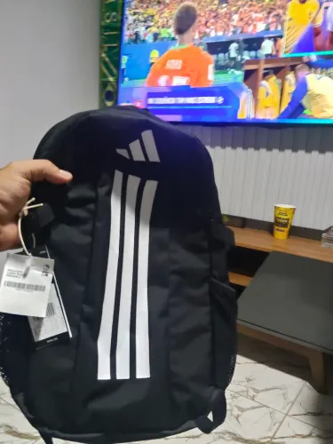 Mochila adidas (Nunca usada).