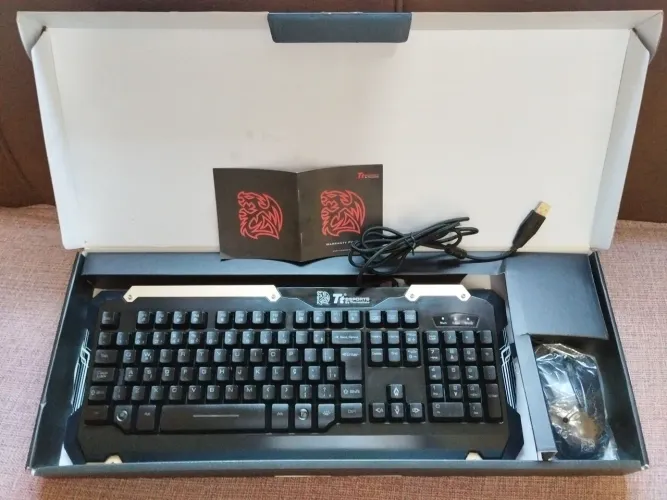 Kit teclado + Mouse Thermaltake Commander