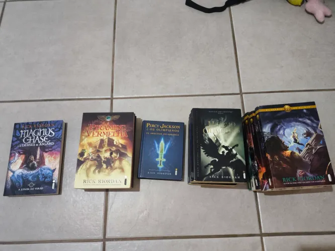 Coleções: Percy Jackson, Os Olimpianos,Crônicas de Kane e Magnus Chase