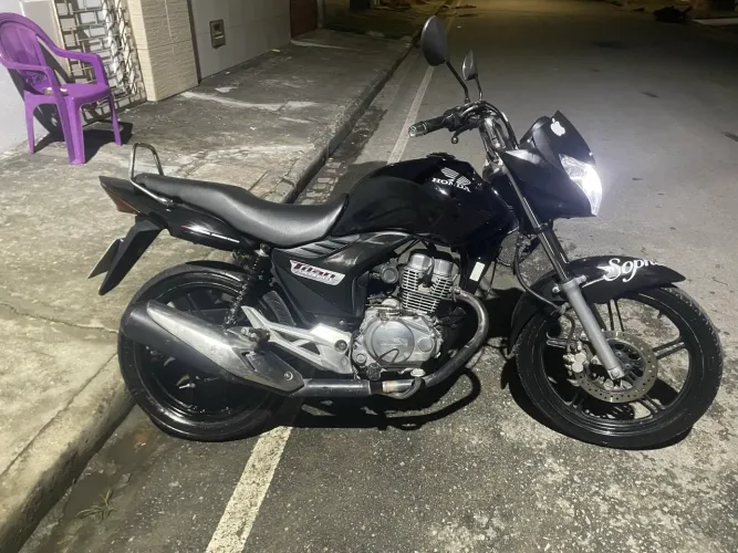 Vendo moto CG 150 Titan
