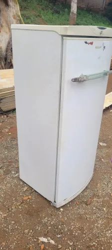 VENDO GELADEIRA BRASTEMP FUNCIONANDO PERFEITAMENTE TODA REVISADA COM GARANTIA