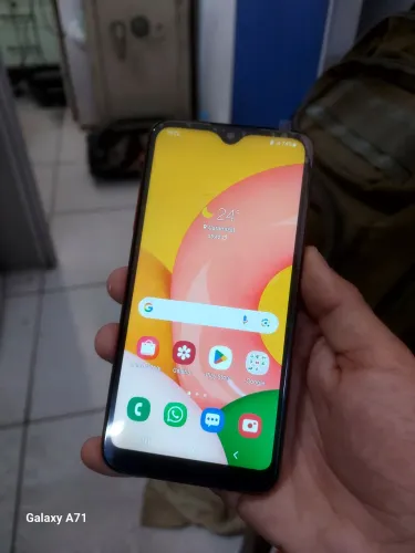 Celular barato 250$ A01