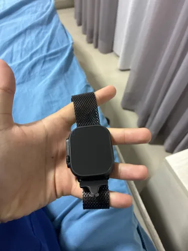 Apple Watch Ultra 2 pulseira preta titânio 