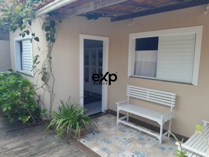 Casa à Venda no Centro de Irará - Conforto e Excelente Localização na Bahia