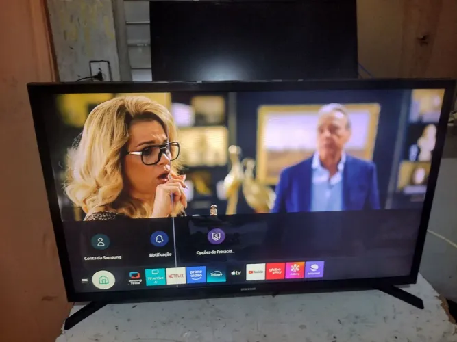 Vendo TV Samsung dê 32 smart tizem muito rápida