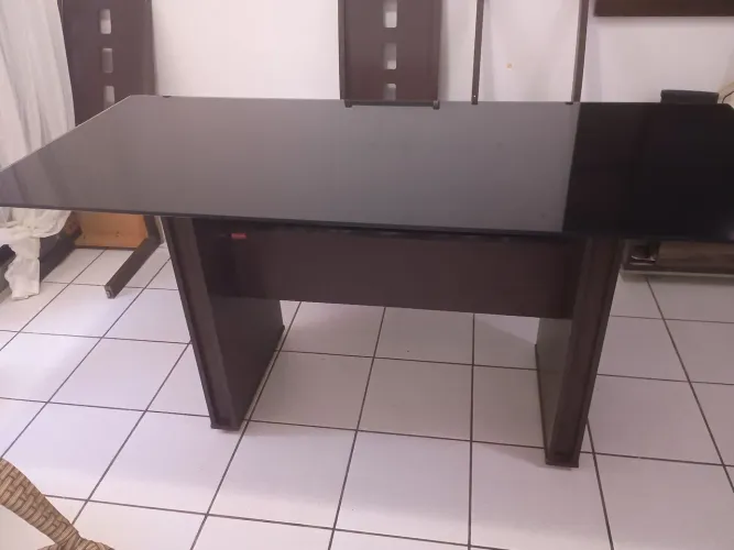 Mesa 06 Lugares com Tampo de Vidro