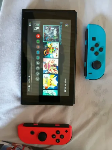 Vendo Console Nintendo Switch Joy-Con Azul e Vermelho