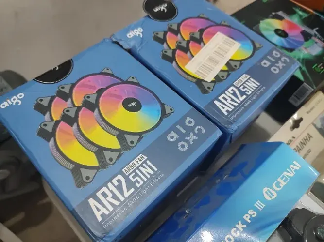 Kit 5 Fans Aigo AR12 120mm ARGB Com Controladora E Controle