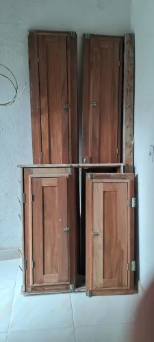 Porta e Janela  de madeira