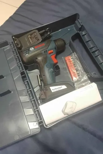 Parafusadeira e furadeira bosch 12v gsr1000 smart