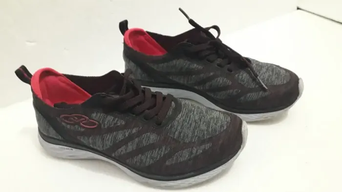 Tênis Olympikus Glory feminino nº 34 cor cinza bonito e conservado ver descrição