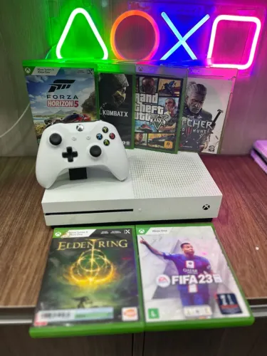 Xbox One S 500GB + Jogo + 10 meses garantia