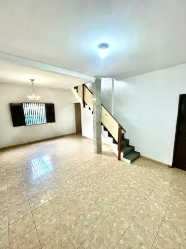 Aluga-se ou Vende-se Casa no Bairro do Anil - Ampla e Recém Reformada
