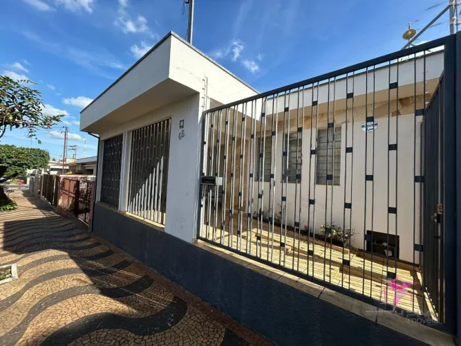 Casa com 3 dormitórios à venda, 198 m² por R$ 520.000,00 - Centro - Leme/SP