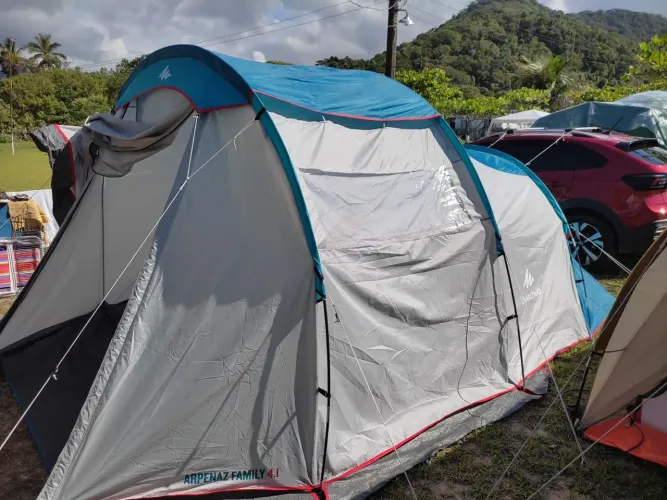 Barraca de Camping Quechua Arpenaz Family 4.1 (Decathlon) - Espaçosa e Conservada