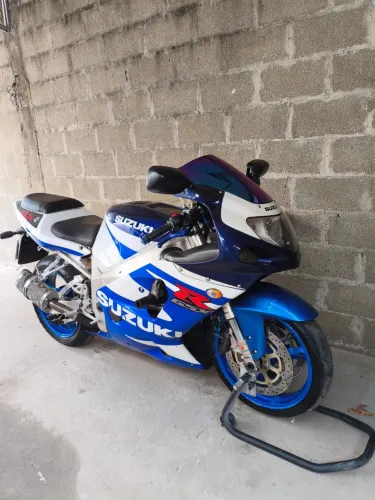 Suzuki 2001 750cc srad w total procedência toda original