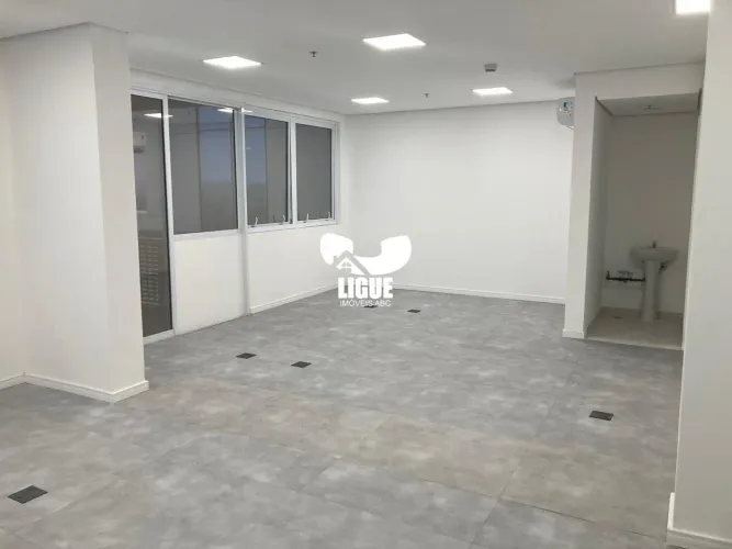 SALA EM PREDIO COMERCIAL