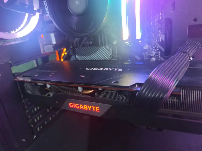 VENDO RX 5600 XT USADA COM CAIXA