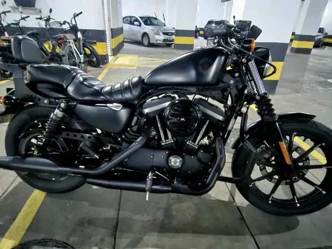 Harley 883 Iron XL