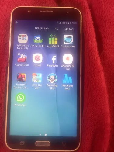 Celular J7