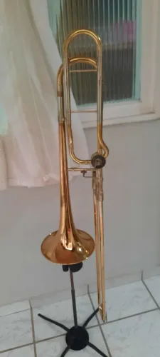 Trombone CG Conn 88HT CL Symphony modelo Profissional 