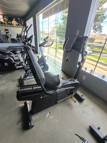 Vendo essas duas bikes da Lion fitness horizontal